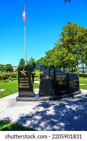 Havre De Grace, MD, USA – August 13, 2022: A  Gold Star Family Memorial Along The Edge Of The Chesapeake Bay Shore At Concord Point Park.