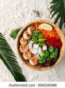 Hawaiian Cuisine. Poke With Shrimp And Melon. Tropical Food With Fish, Vegetables. Lunch On The Beach. An Exotic Dish. Hawaii. A Bowl With Healthy Food. Avocado And Seafood.