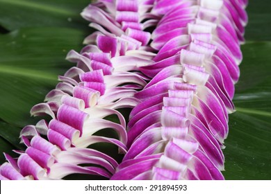 Hawaiian Flowers Lei Necklace Close-up