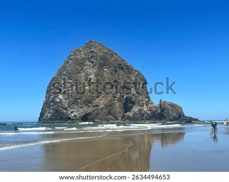 Haystack Rock in Cannon Beach Oregon 