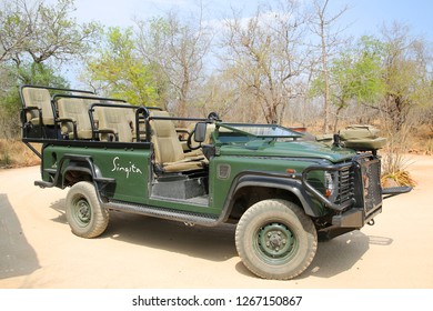 30,253 Safari car Images, Stock Photos & Vectors | Shutterstock