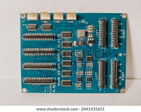 The head board is an electronic component that functions as a connector between the print head and the mainboard.