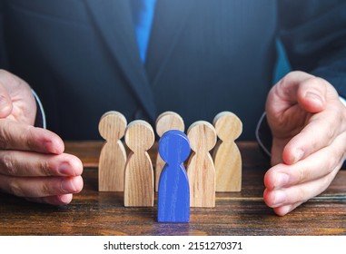 The head of the company forms an effective team. Cooperation and teamwork. Delegation of duties. Human resource management. Education and training. Hiring recruiting specialists. - Shutterstock ID 2151270371