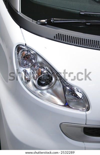 Head lamp of white smart\
car