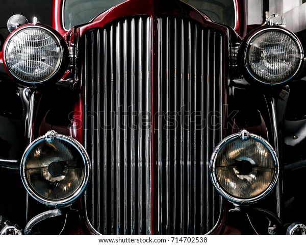 Head lamps of the old\
car