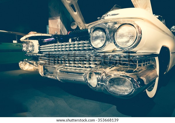 Headlight lamp vintage classic car - vintage\
effect style pictures
