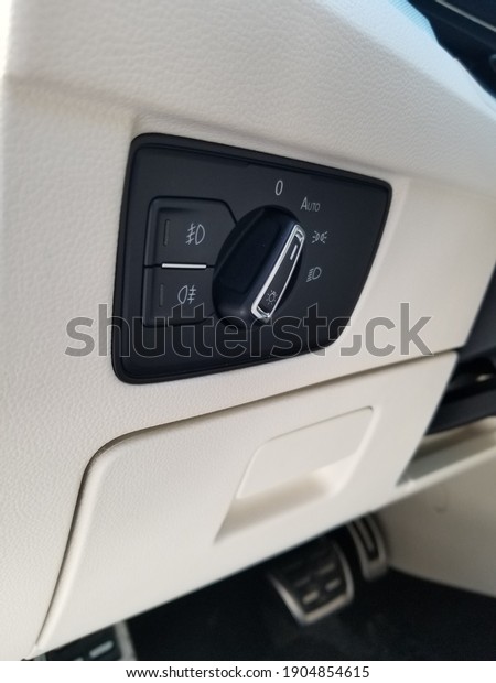headlight switch, fog lights, automatic\
control of switching on and off the car\
light.
