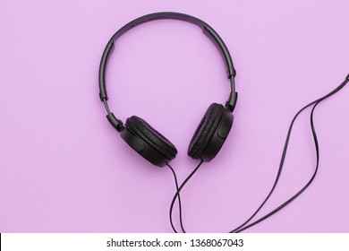 12,323 Headphones purple background Images, Stock Photos & Vectors ...