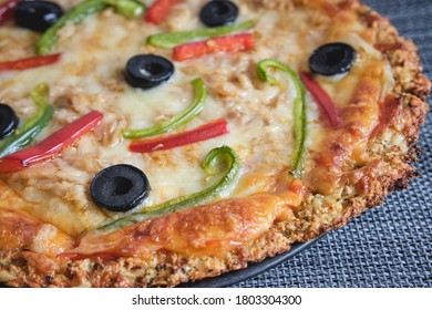 Healhty Cauliflower Pizza With Peppers