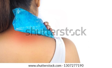 Health concept, The pain in the neck and shoulder muscles is alleviated by cold compresses with cool gel.