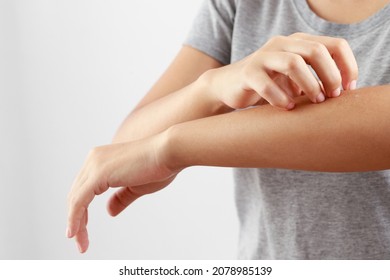 Health Problems, Woman Has Itchy Hands