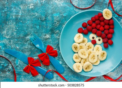Healthy Christmas Dessert Snack Breakfast For Kids - Raspberry Banana Cute Santa