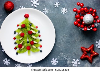 Healthy Christmas Dessert Snack Breakfast For Kids - Kiwi Blueberry Raspberry Christmas Tree