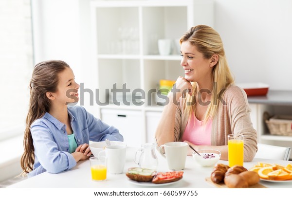 Healthy Eating Family People Concept Happy Stock Photo 660599755 ...