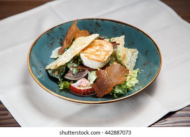 Healthy Fresh salad with chicken breast with tomatoes and lettuce. - Shutterstock ID 442887073