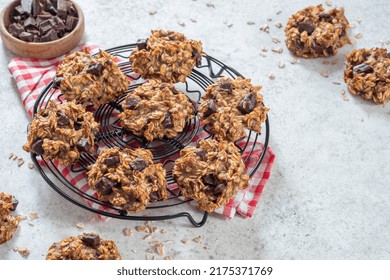 Healthy Oatmeal Banana Cookies With Chocolate Chips