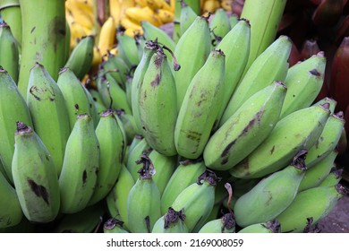 Healthy Raw Banana Bunch Stock On Shop For Sell