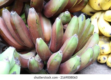 Healthy Raw Banana Bunch Stock On Shop For Sell