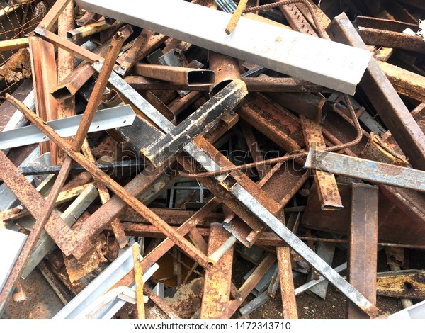 Heap of scrap metal\
stored for recycling 