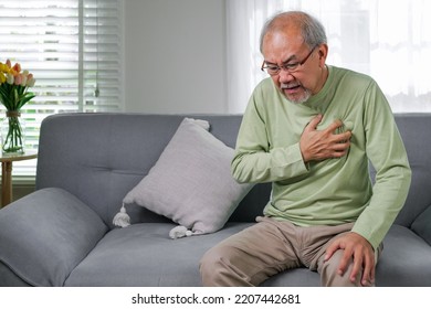 Heart Attack Symptoms Senior Heart Attack Stock Photo 2207442681 ...