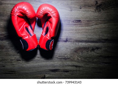 Heart Boxing Gloves With Drama Tone