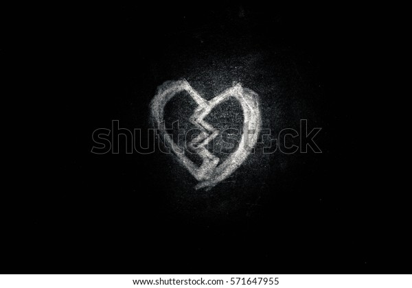 Coeur Brise Sur Fond Noir Photo De Stock Modifiable