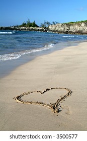 Heart drawn on a Maui beach