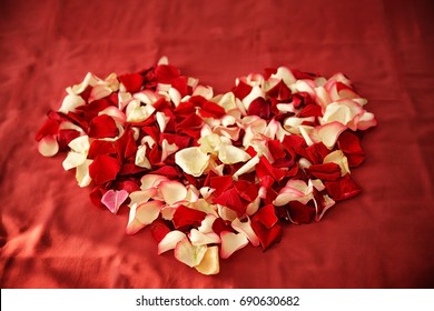 Heart Made Rose Petals On Bed Stock Photo 690630682 | Shutterstock