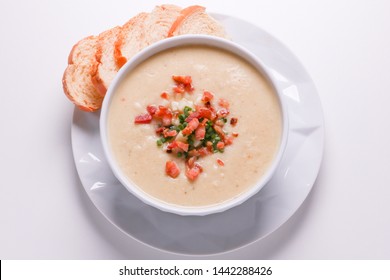 
heart of palm soup with bacon and bread