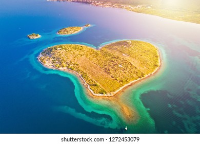 11,419 Heart shaped island Images, Stock Photos & Vectors | Shutterstock