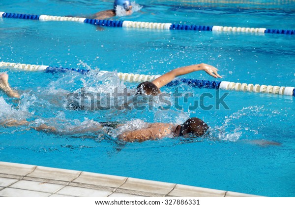 Heat of\
children on one path in the swimming\
pool