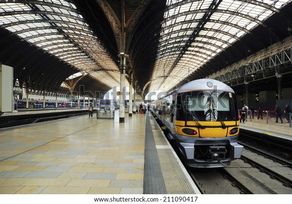 Heathrow Express Paddington Station Stock Photo (Edit Now) 211090417