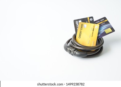 Heavy Burdens From Using Multiple Credit Cards/Burden From Credit Card/Credit Card Debt/Unsecured Consumer Debt Concept.Concept Of Debt Burden From Credit Cards