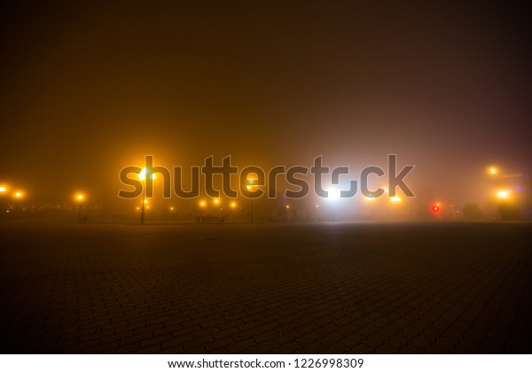 heavy fog in the night\
city