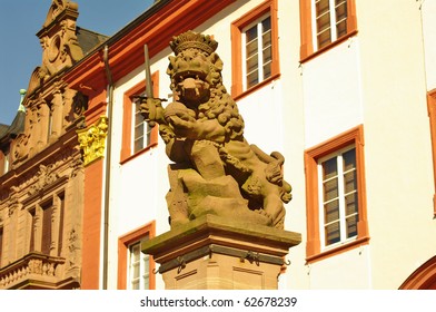 Heidelberg,University Square, Lion King Statue