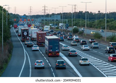 HEMEL HEMPSTEAD, UK - SEPTEMBER 27, 2021: Due To National Shortage Of Lorry Drivers And Panic Buy Many Petrol Stations Across UK Run Out Fuel.