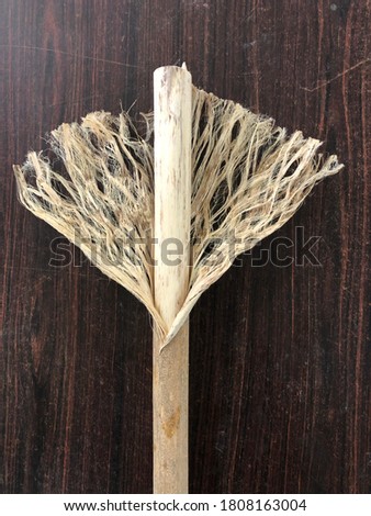Hemp fibres separated from the hemp stalk