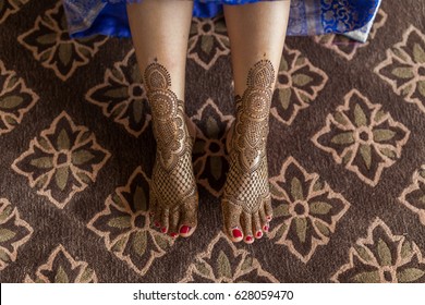 henna tattoo on foot