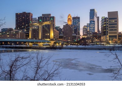 86 Hennepin avenue bridge Images, Stock Photos & Vectors | Shutterstock