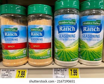 Hephzibah, Ga USA - 06 06 22: IGA KJs Retail Store Hidden Valley Ranch Seasoning And Price