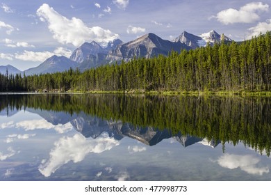 Herbert Lake, Icefields Parkway, Banff National Park, Alberta, Canada