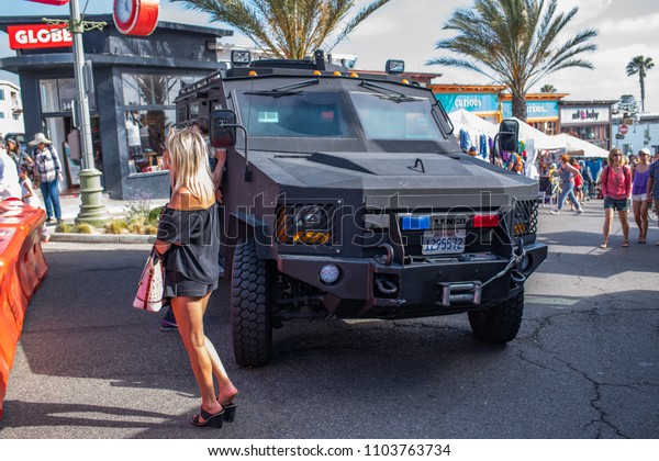 Hermosa\
Beach, CA: 5/28/2018:  Swat vehicle (Lenco BearCat) on display in\
Hermosa Beach, California for Memorial Day. \

