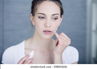 3,138 Herpes mouth Images, Stock Photos & Vectors | Shutterstock