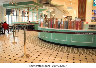 Hershey, Pennsylvania United States - June 15 2022: The Interior Of An Ice Cream Parlor 