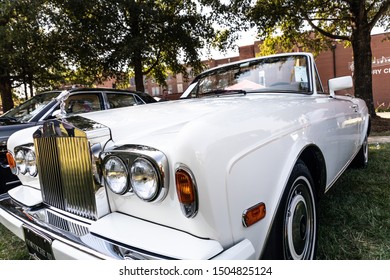 Rolls Royce Corniche Images Stock Photos Vectors Shutterstock