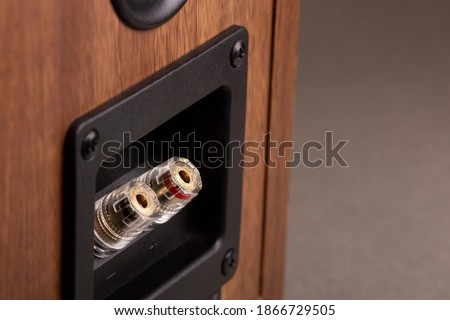 Hifi speaker wire terminal for bi-wiring with gold plated connectors