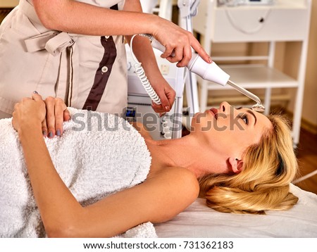 Scissors Teen masseuse