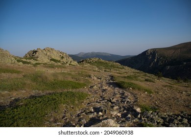 High mountain landscape with its different peaks, hiking