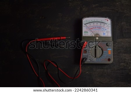 High performance analog multimeter or multitester with dark background