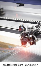 High precision CNC Laser cutting machine cutting acrylic plate